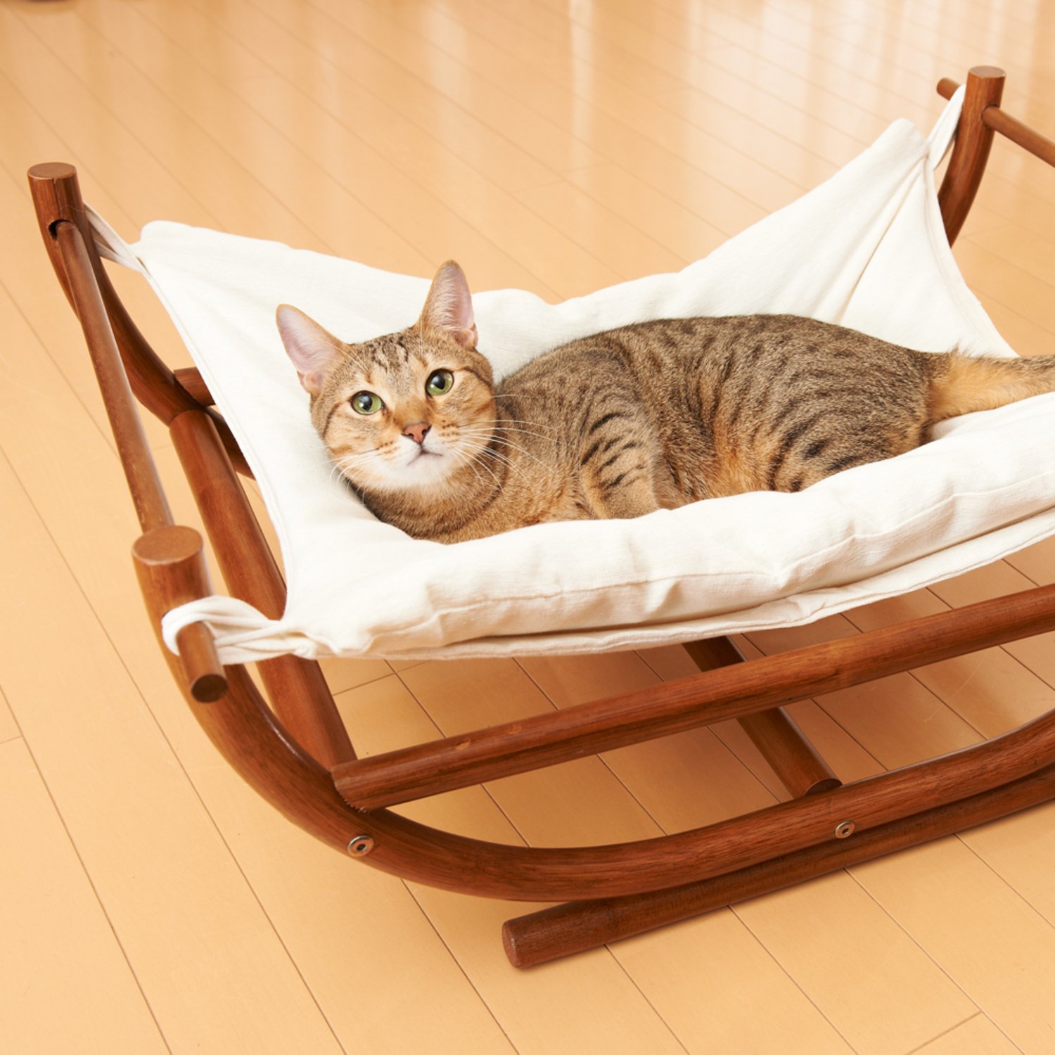 네코세카이 라탄 캣 해먹 브라운